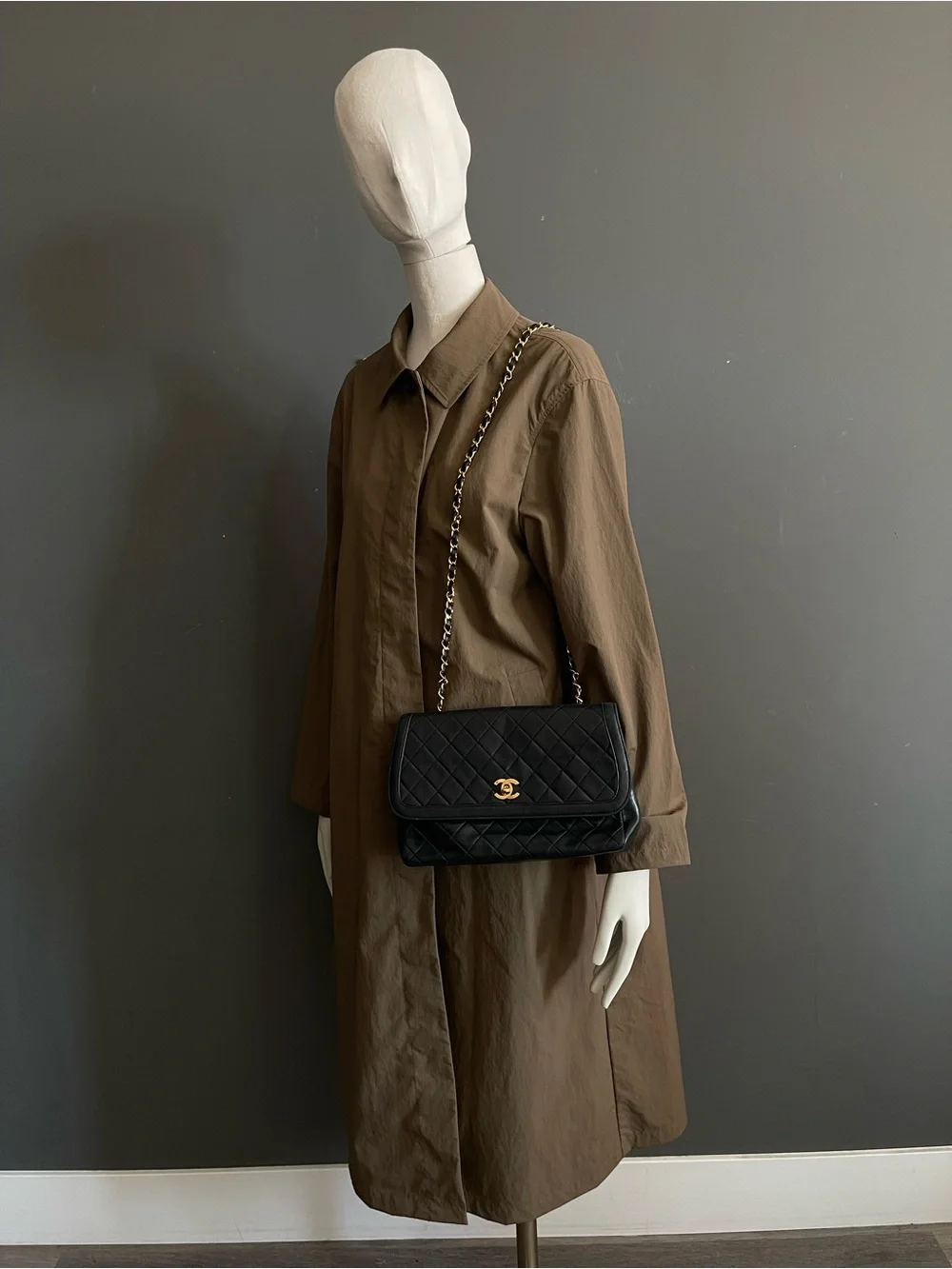 Vintage Chanel Diana Medium Black Lambskin 24K Gold CC Flap Shoulder Bag w/ Card